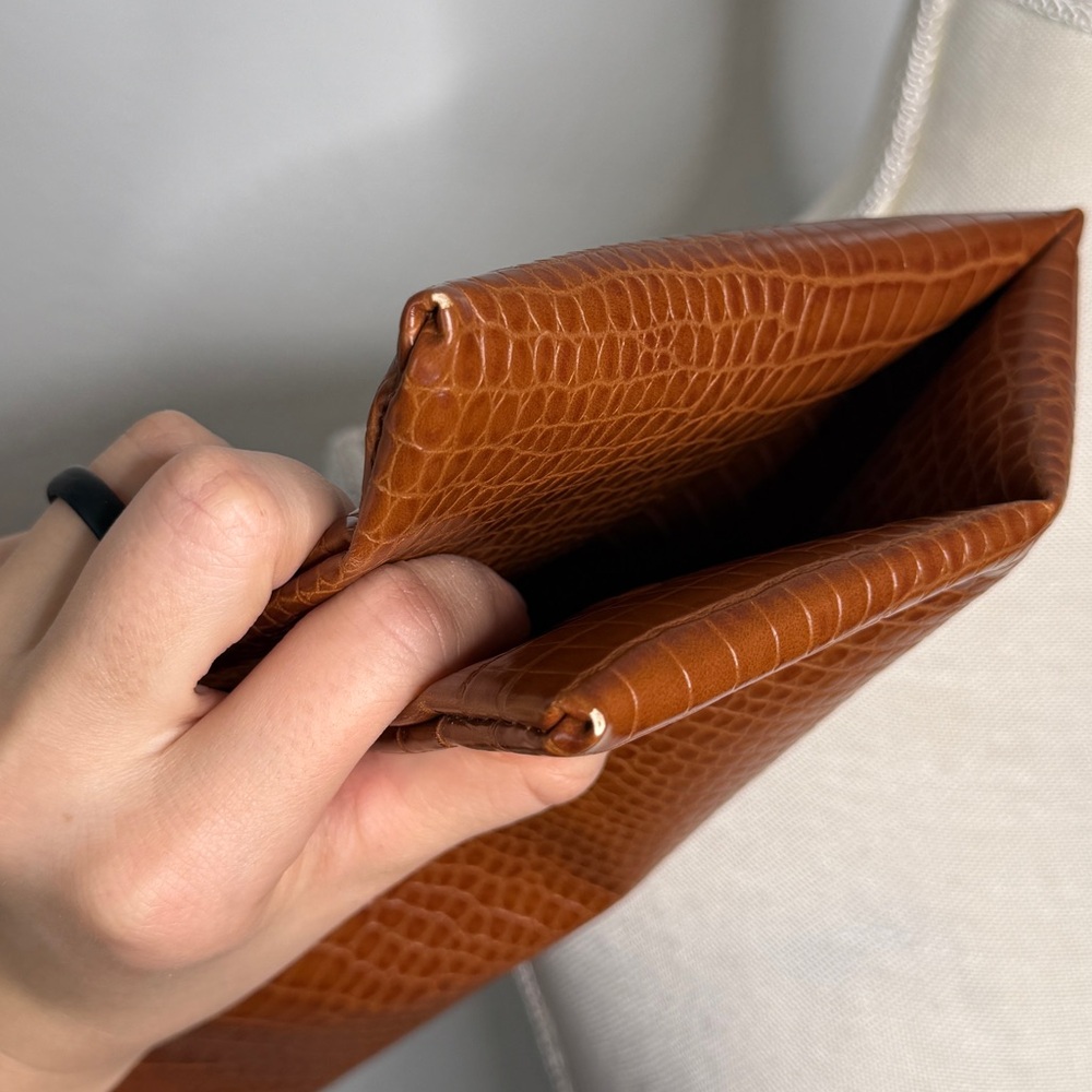 BEIS Croc Embossed Flat Travel Bag Brown Tan Adjustable Strap - Picture 5 of 9